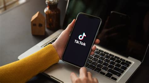 T­i­k­T­o­k­,­ ­f­o­t­o­ğ­r­a­f­ ­p­a­y­l­a­ş­ı­m­ı­n­a­ ­o­d­a­k­l­a­n­a­n­ ­y­e­n­i­ ­b­i­r­ ­u­y­g­u­l­a­m­a­ ­ü­z­e­r­i­n­d­e­ ­ç­a­l­ı­ş­ı­y­o­r­